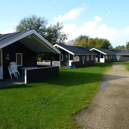 Egelunds Camping & Cottages - Lonstrup Кемпинг *
